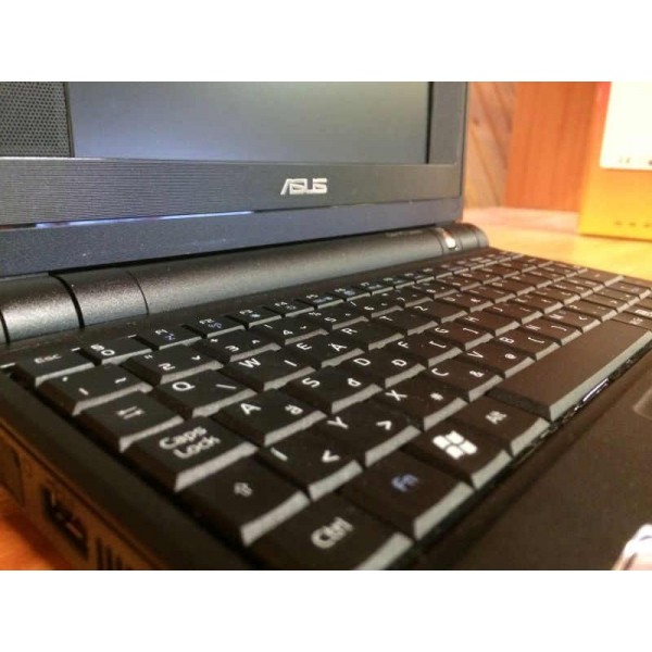 Asus mini akciós notebook beépített webkamerával használt